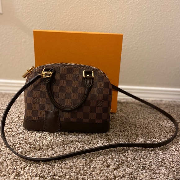 Louis Vuitton Handbags - Louis Vuitton brown monogrammed purse
